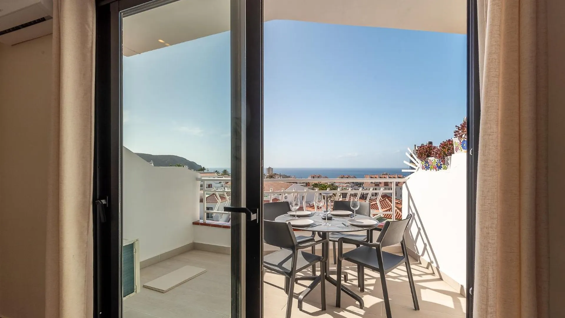 2 Bedroom Luxury Apartment With Sea View In Los Cristianos Los Cristianos   Los Cristianos (Tenerife)